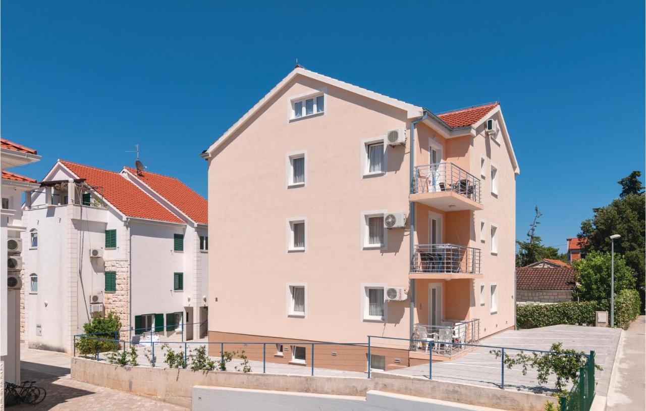 Cozy Apartment In Supetar With Kitchen Εξωτερικό φωτογραφία