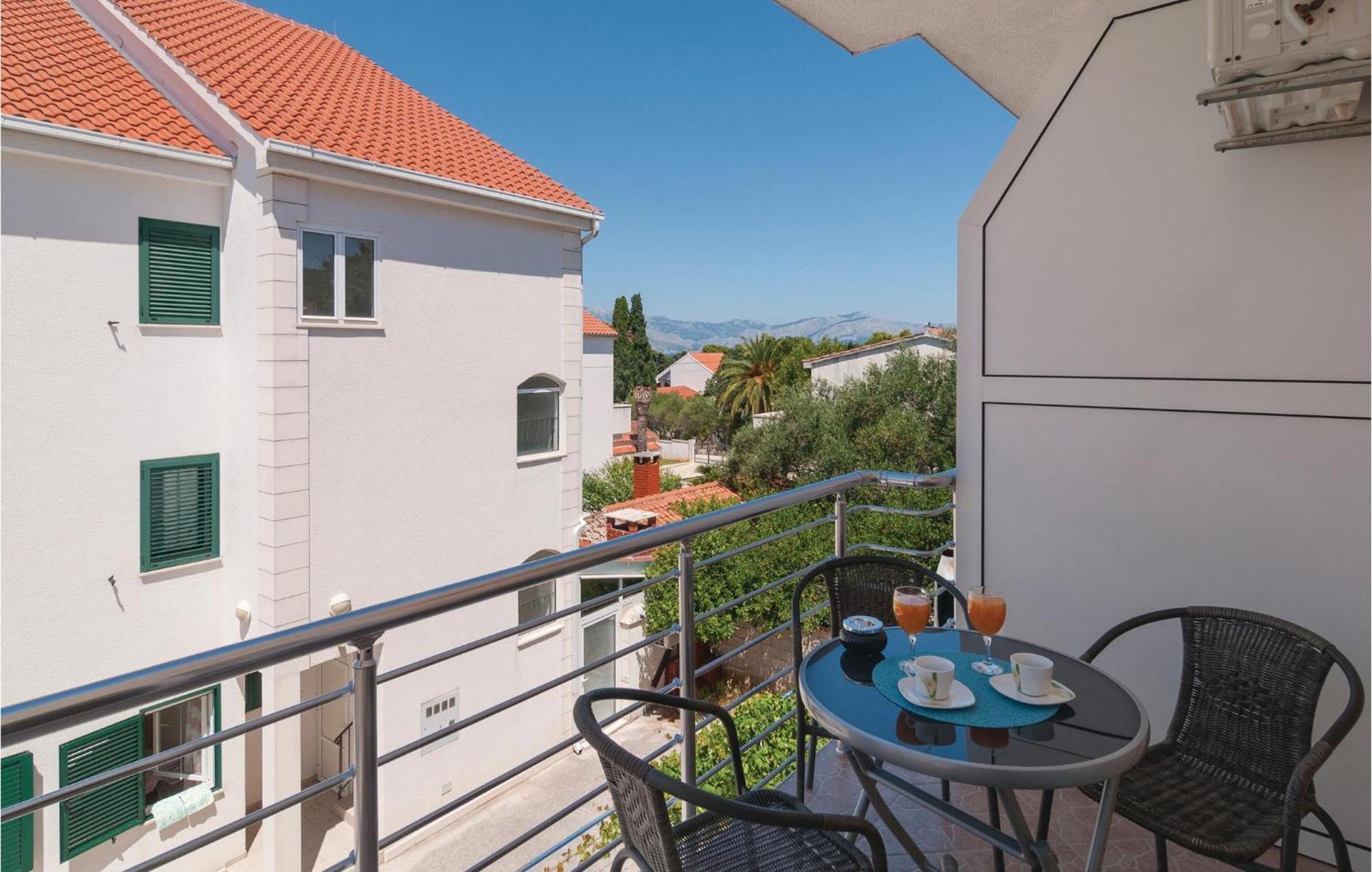 Cozy Apartment In Supetar With Kitchen Εξωτερικό φωτογραφία